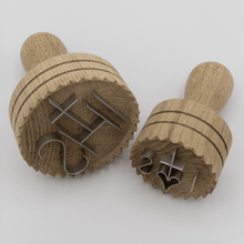 Laden Sie das Bild in den Galerie-Viewer, Brotstempel aus Eichenholz - 25.stunden.BROT