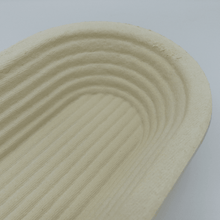 Laden Sie das Bild in den Galerie-Viewer, Gärkorb (Brotform, Simperl) Oval länglich aus Holzschliff, Rillenmuster, 1 Kg, 30 x 13 cm - 25.stunden.BROT